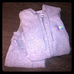 VS grey sweatsuit